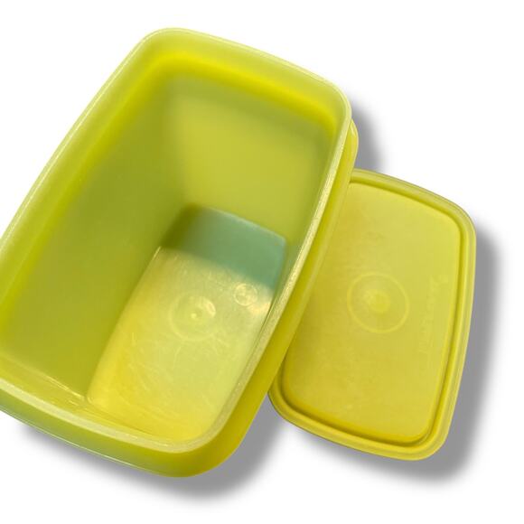 Lot of 2 Tupperware 3.5 Cup Yellow Shelf Saver Container w Lid 1243 1244 Vintage - Picture 9 of 10